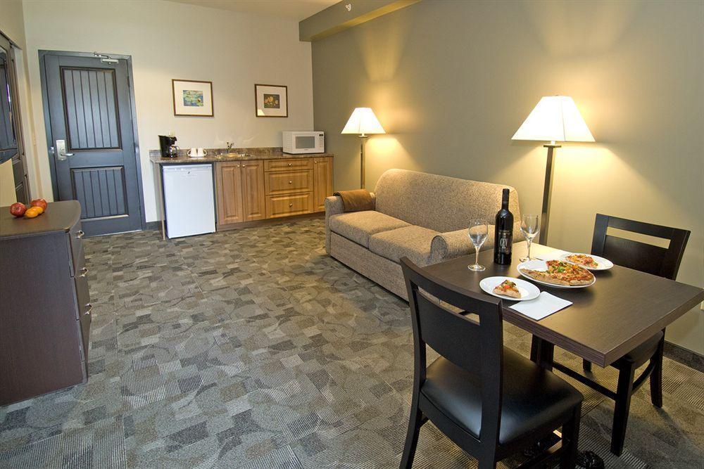 Midland Inn&Suites Eksteriør bilde
